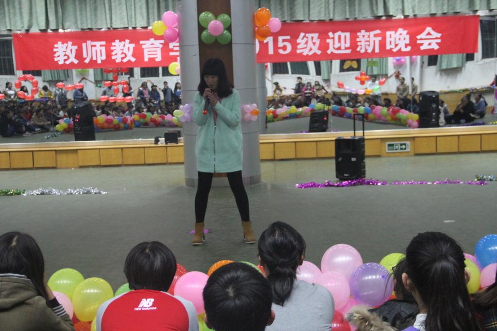 为大家演唱